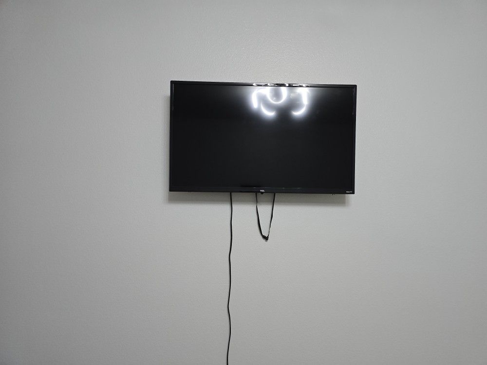 32 Inch TV