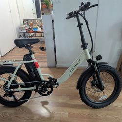 INVANTI 20" Fat Tire Step-Thru Folding Electric Bike 900W Peak 45 Miles 20MPH
