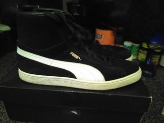 Suede pumas very good condition size 10/1/2