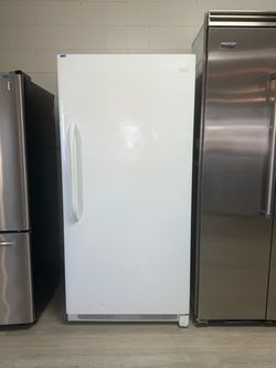 White Upright Freezer Single Door