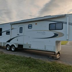 2008  Montego Bay 37ft RV trailer