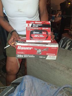 20 v angle grinder Brand Bauer w/batt