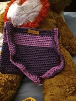 2 crochet handbags