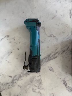 18V LXT Lithium-Ion Cordless Variable Speed Oscillating Multi-Tool (Tool-Only) With Blade