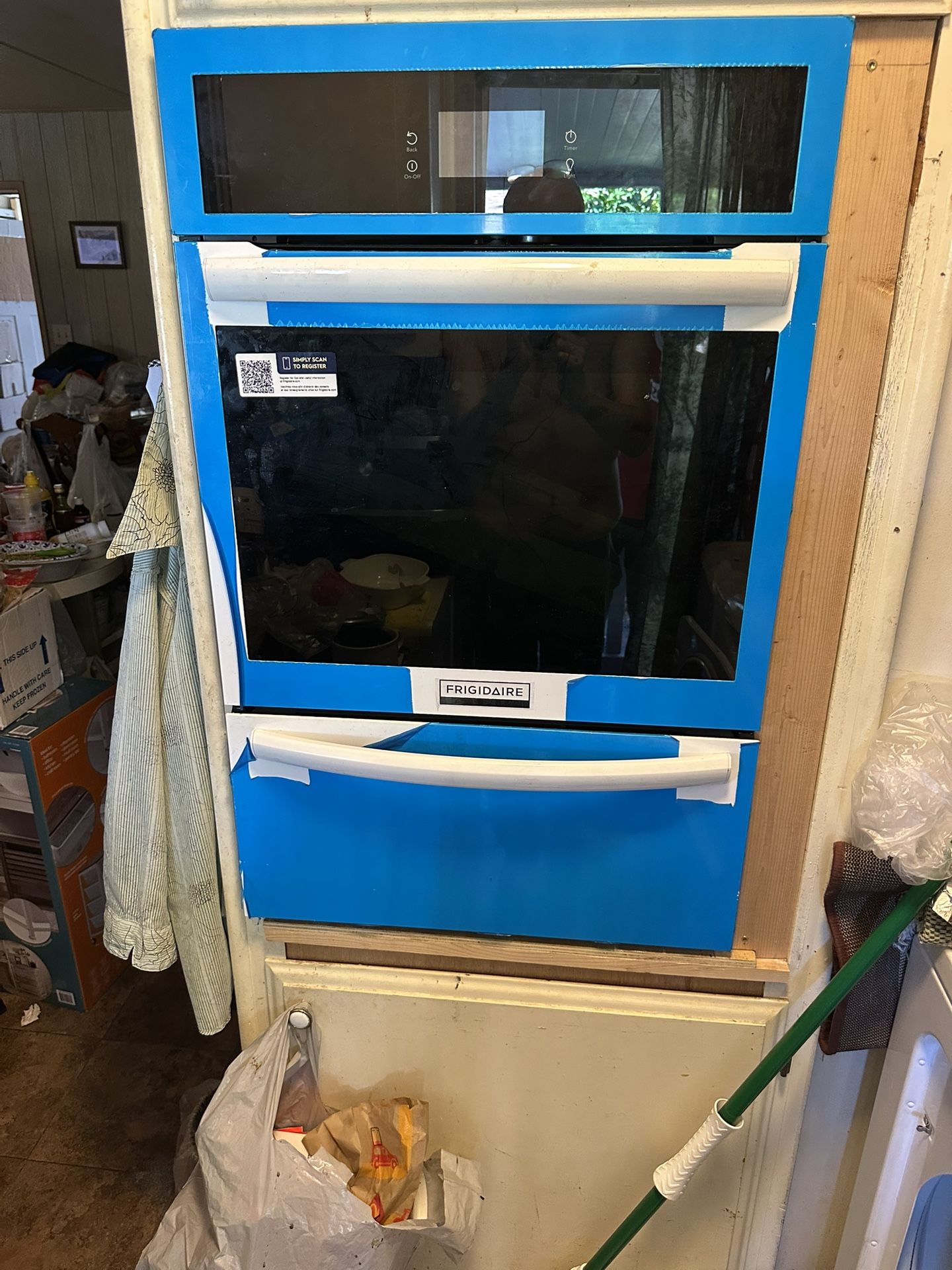 Frigidaire gas Wall Oven