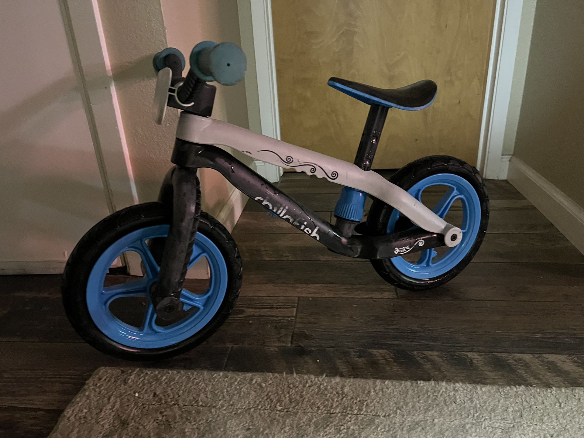 Nice CHILLAFISH Balance Beginner Bike with Puncture Proof Tires 