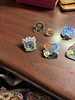 Chicago Bears Collectible Pins Set Of 6