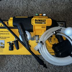 Dewalt Pressure Washer 20v Max 550 Psi 1.0 GPM With 4 Nozzles