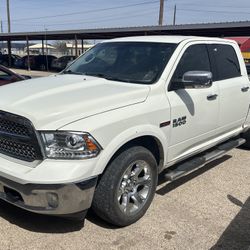 2018 Ram 1500 Laramie Crew Cab 4WD 