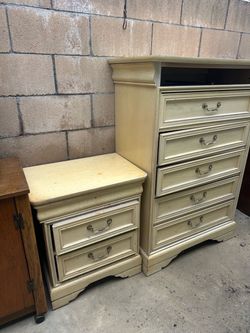 Dresser set