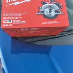 Milwaukee 6-1/2" Circular Saw With 2 Blades.tool And Blades Are New,Never Been Used