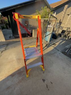 Podium 2ft Ladder