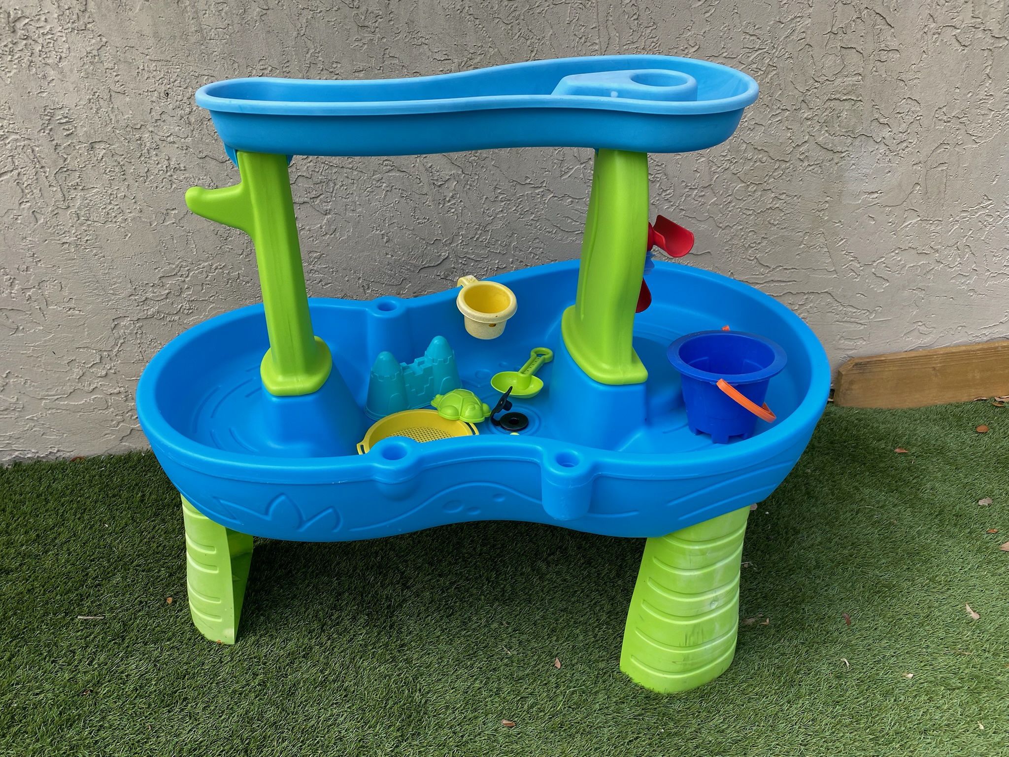 STEP2 Toddler Rain Showers Splash Pond Water Table & Accessories - See My Other Items 😃