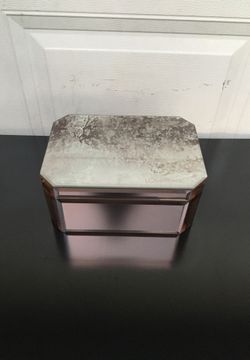 Jewelry box