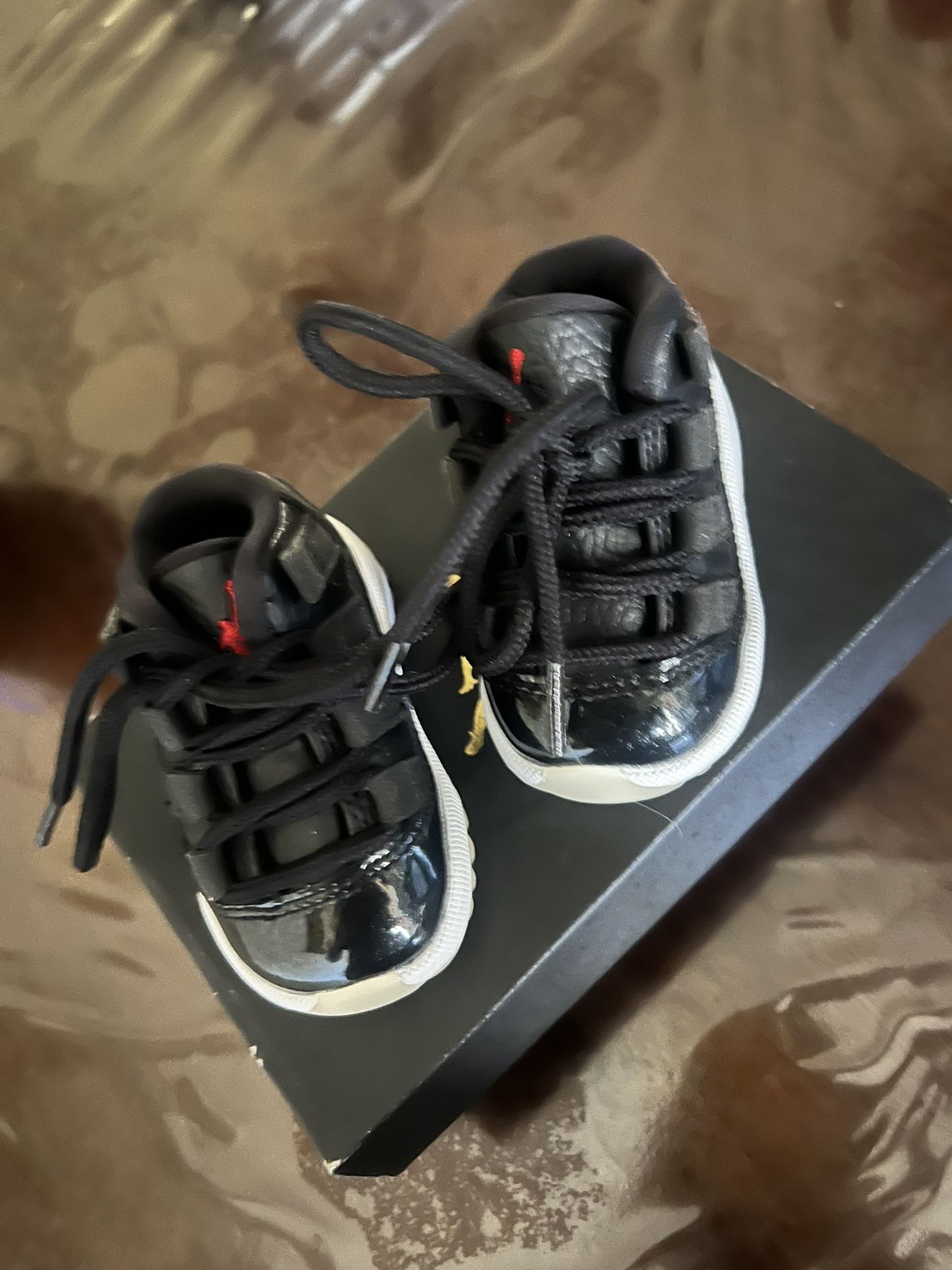 Jordan 11 Retro low 2C