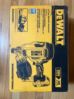 DEWALT DCN45RND1 20V XR 15° Coil Roofing Nailer Kit