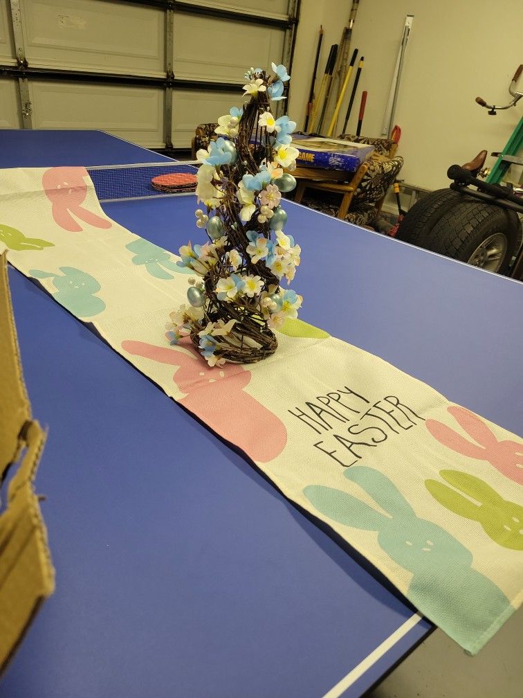 Easter Tabke Runner And Easter Tree