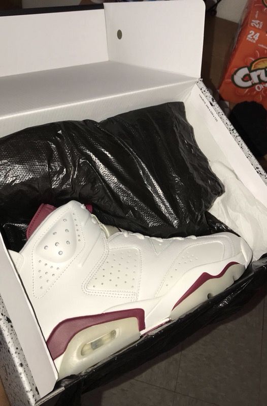 BRAND NEW AIR JORDAN 6 RETRO "MAROON"