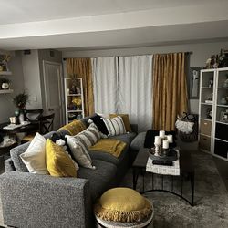 Modular Couch With Ottoman 