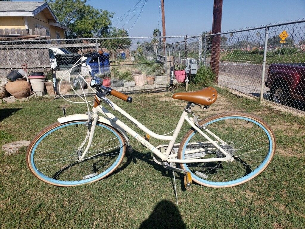 MAIN STREET LEXINGTON BIKE