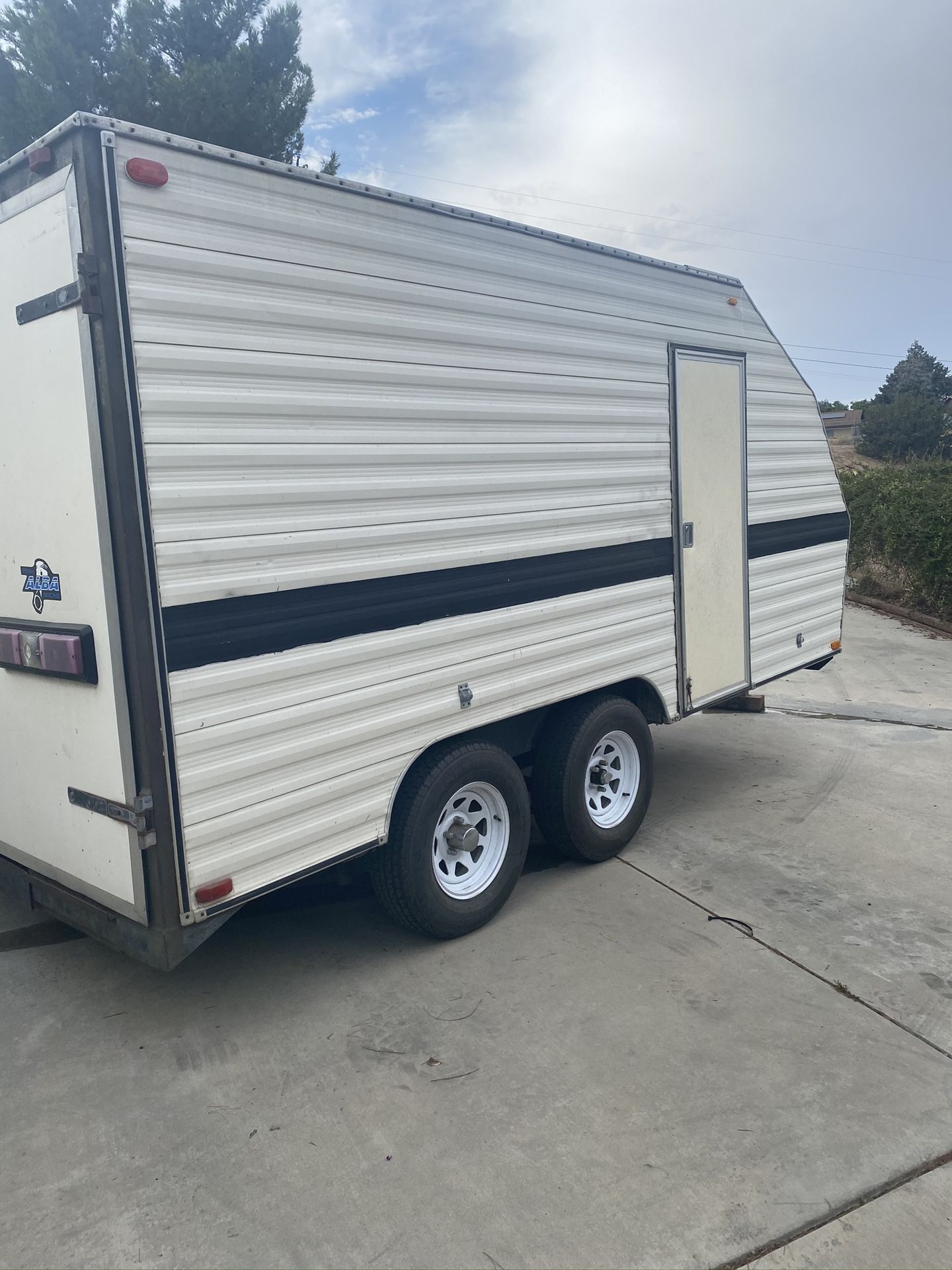 14x7 ft enclosed trailer