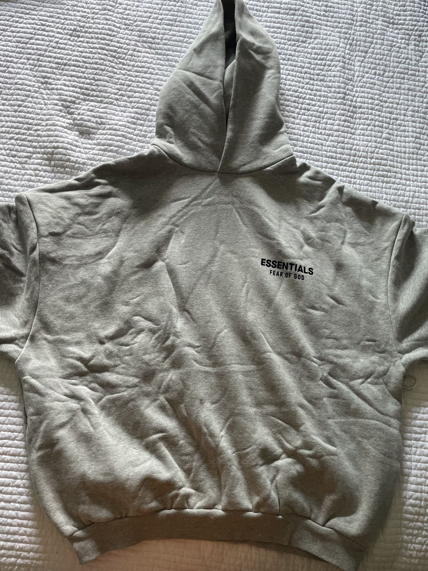 🐘 Essentials Fear of God Hoodie – Light Heather Oatmeal (S–XL) 🐘 Model is 5’10 wearing size L – perfect oversized fit. Super clean, neutral, and e