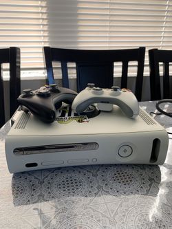 Xbox 360 (Game Bundle)