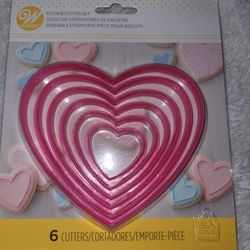 Wilton Bulk Buy Nesting Plastic Cookie Cutters 6 pack Hearts W115 (6-Pack)


