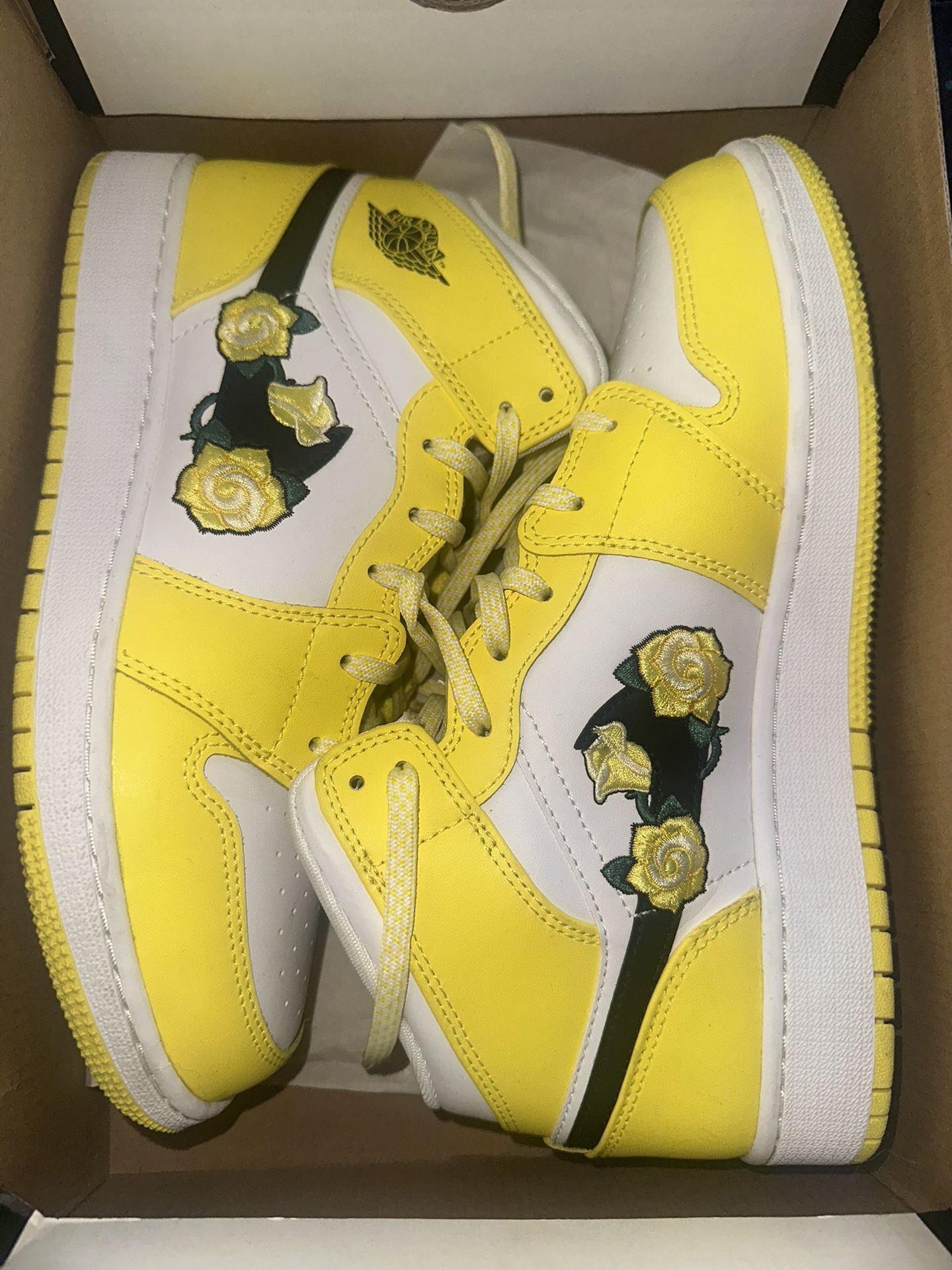 Jordan 1 Dynamic Yellow Floral 