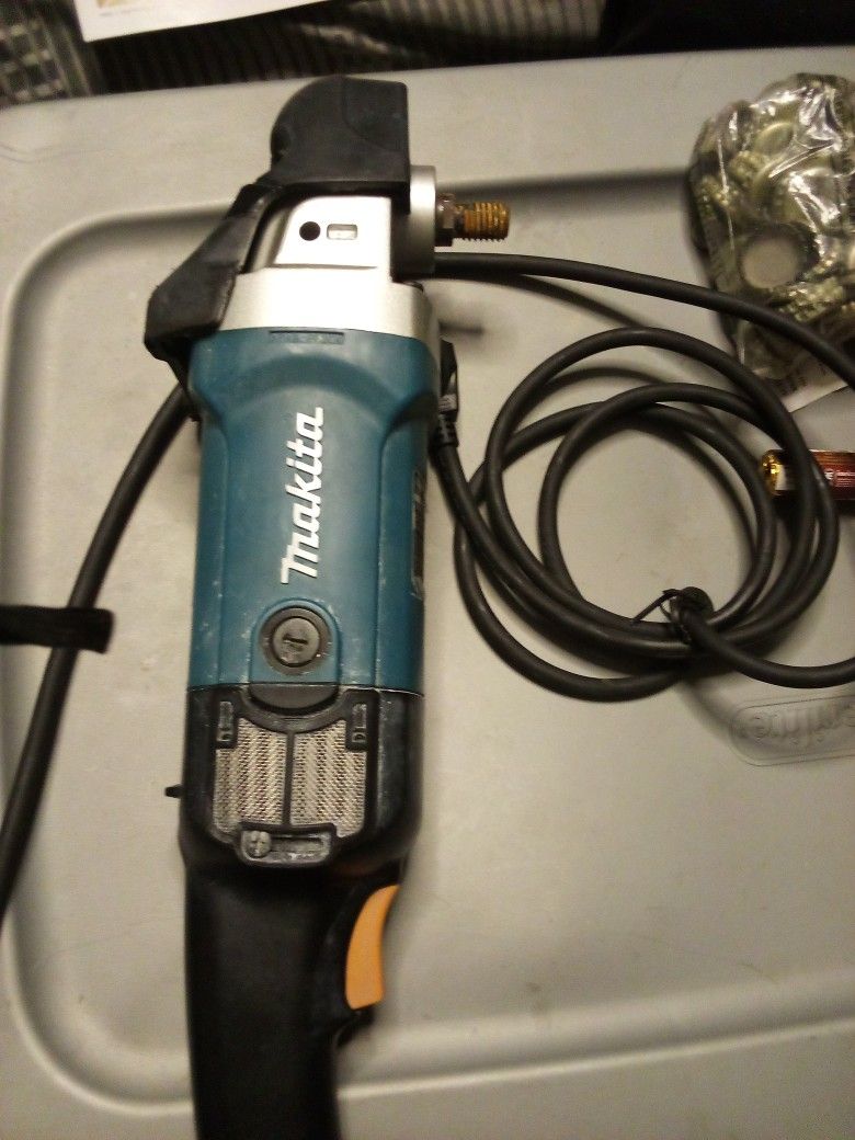 Makita Buffer 