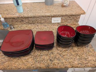 Dinnerware / Red & Black