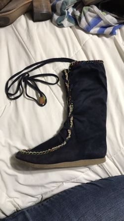 Call it Spring moccasin boots sz7