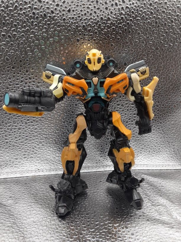 2011 Transformers Dark Of Moon Elite Guard Bumblebee Robo Fighters Figure