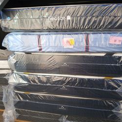 Nectar mattress 

King Size Nectar 4.0 classic  memory foam mattress 

Brand new Mattress 