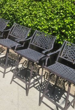4 heavy-duty aluminum swivel stools/Outdoor Furniture/outside Barstools/Cash Only