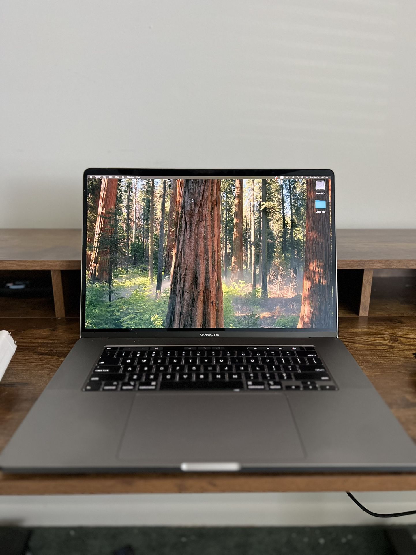 MacBook Pro 16β β i9 / 64GB RAM / 1TB SSD β Excellent Condition Battery Only 104 Cycles