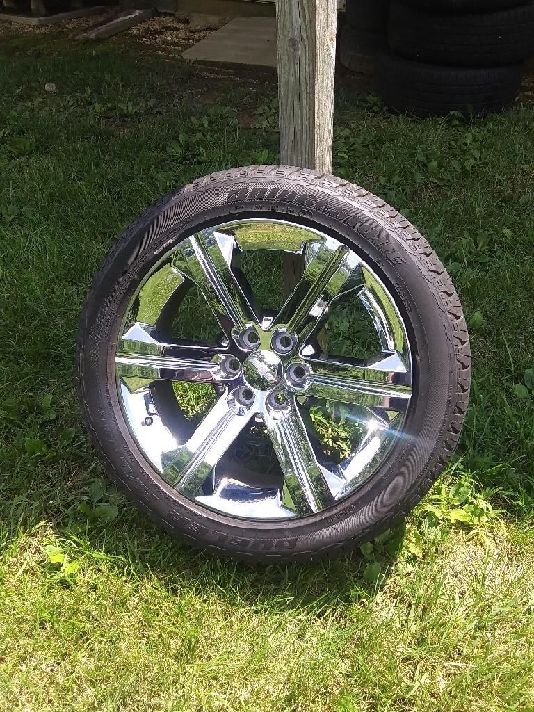 22 inch Chevy wheels an gmc in Escalade 6 lugs OEM rims 1000 obo