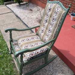 Wooden Rocking Chair 