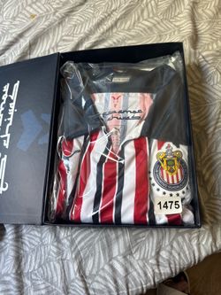 Chivas mundial de clubes jersey size is large