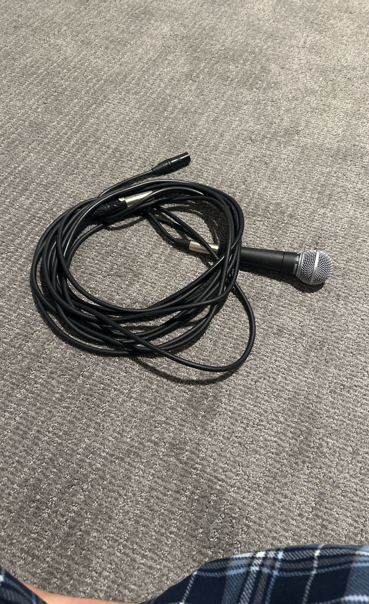 SHURE SM58