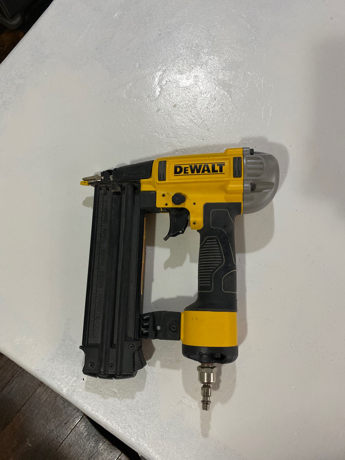 DeWalt 18 gauge nail gun