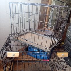 2 Dog Kennels 1 Large Dog Bed