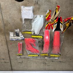 CR250R 2003 Plastics Kit w Miscellaneous Decals + Girls Apparel
