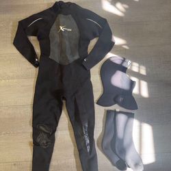 WET SUIT WITH MASK AND SOCKS $25