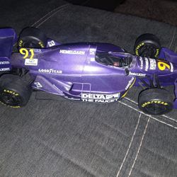 1996 Indy 500 Winner Buddy Lazier Maisto IRL 1/18 #91 Delta Faucet Car