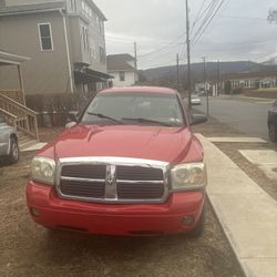 2008 Dodge Dakota Crew Cab Laramie Pickup 4D 5 1/4 Ft 