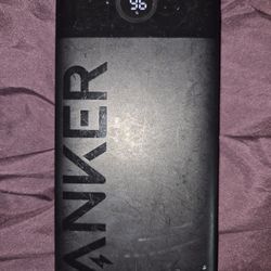 ANKER PORTABLE PHONE CHARGER.