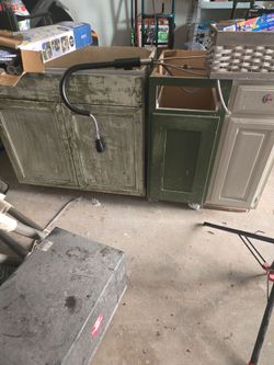 Kitchen cabinets free