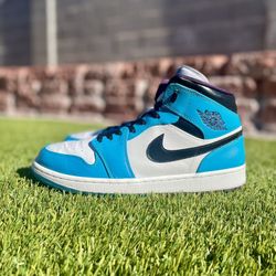 Size 12 - Air Jordan 1 Mid Hornets