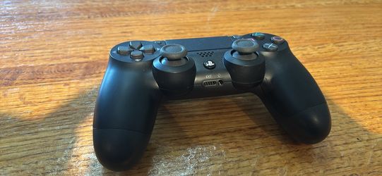 Black PlayStation 4 Controller
